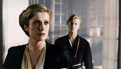 David Bowie s Catherine Denevue ve filmu Hlad (1983)