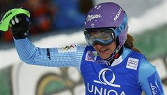 árka Strachová se raduje z druhé místa.