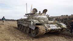 Tank Svobodné syrské armády poblí syrského Dará.