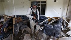 Zabito bylo sedm len afghánských bezpenostních sloek a dalích sedm utrplo...