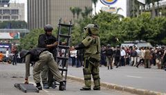 Indonsk policie zatkla mon komplice tonk, nala vlajku IS
