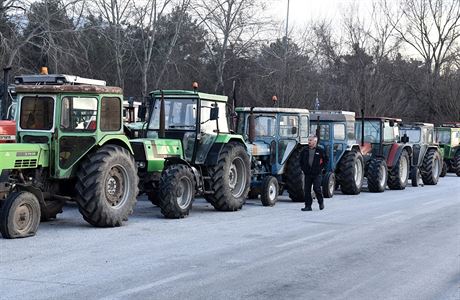 etí zemdlci stávkují i pomocí traktor.