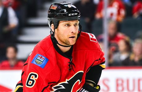 Obrnce Calgary Denis Wideman se zachoval jako velk srab.