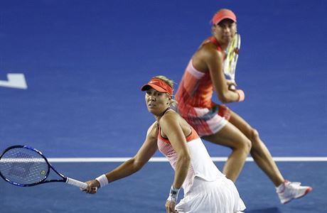 Andrea Hlaváková s Lucií Hradeckou prohrály finále Australian Open se...