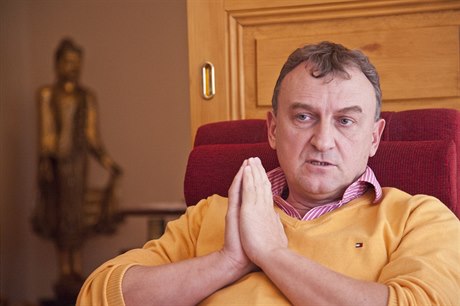 Antonín Koláček si za privatizací Mostecké uhelné stojí.