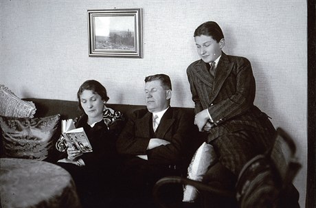 Tomáš Baťa, jeho žena Marie a syn Tomík v roce 1928.
