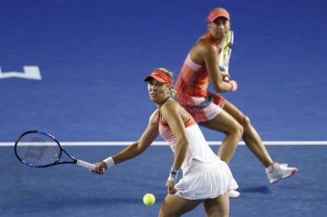 Andrea Hlaváková s Lucií Hradeckou prohrály finále Australian Open se...