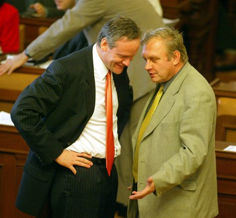 Miloslav Ransdorf s Cyrilem Svobodou v roce 2003.