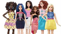Ke klasické Barbie se nyní připojily nové varianty panenek se třemi různými...