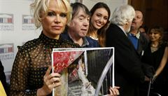 Pamela Andersonová bojuje za práva zvíat.