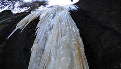 Pozoruhodné ledové útvary uprosted pískovcových skal vytvoilo mrazivé poasí.