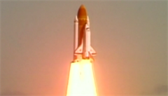 V lednu 1986 explodoval raketoplán Challenger, na palubě zahynulo osm lidí