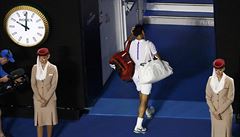 Roger Federer odchází do aten po vyazení od Novaka Djokovie