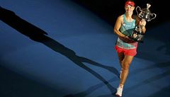 Nmka Kerberová s trofejí pro vítzku Australian Open
