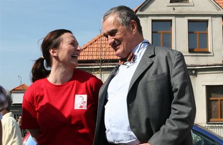 Karla Jakob echová na snímku s Karlem Schwarzenbergem z roku 2010.