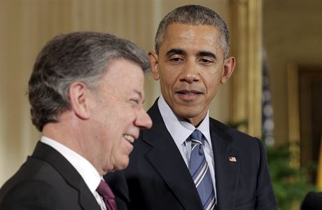 Juan Manuel Santos (vlevo) a Barack Obama.
