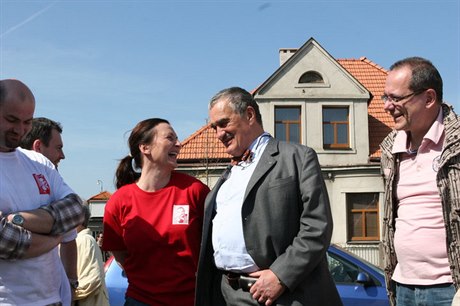 Karla Jakob Čechová na snímku s Karlem Schwarzenbergem z roku 2010.