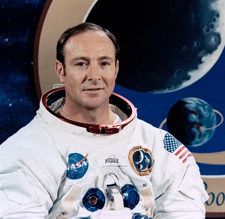 Edgar Mitchell podlehl nemoci.