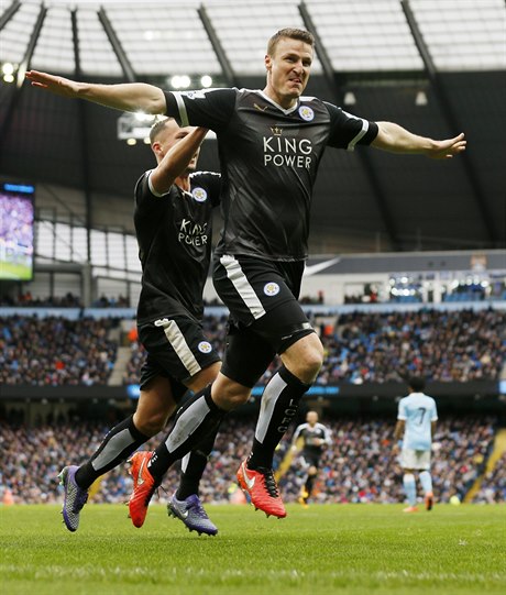 Robert Huth se raduje z jednoho ze svých gól do sít Manchesteru City