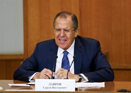 Ruský ministr zahranií Sergej Lavrov na tiskové konferenci.