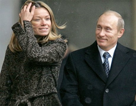 S dcerou Marijou. Ruský prezident Vladimir Putin nerad vidí, kdy novinái...
