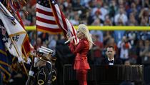 Zpvaka Lady Gaga zazpvala bhem Super Bowlu americkou hymnu