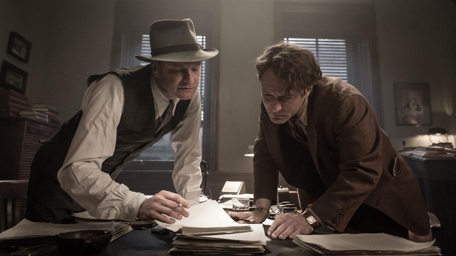 Colin Firth a Jude Law se p�ou o slova ve filmu Genius.