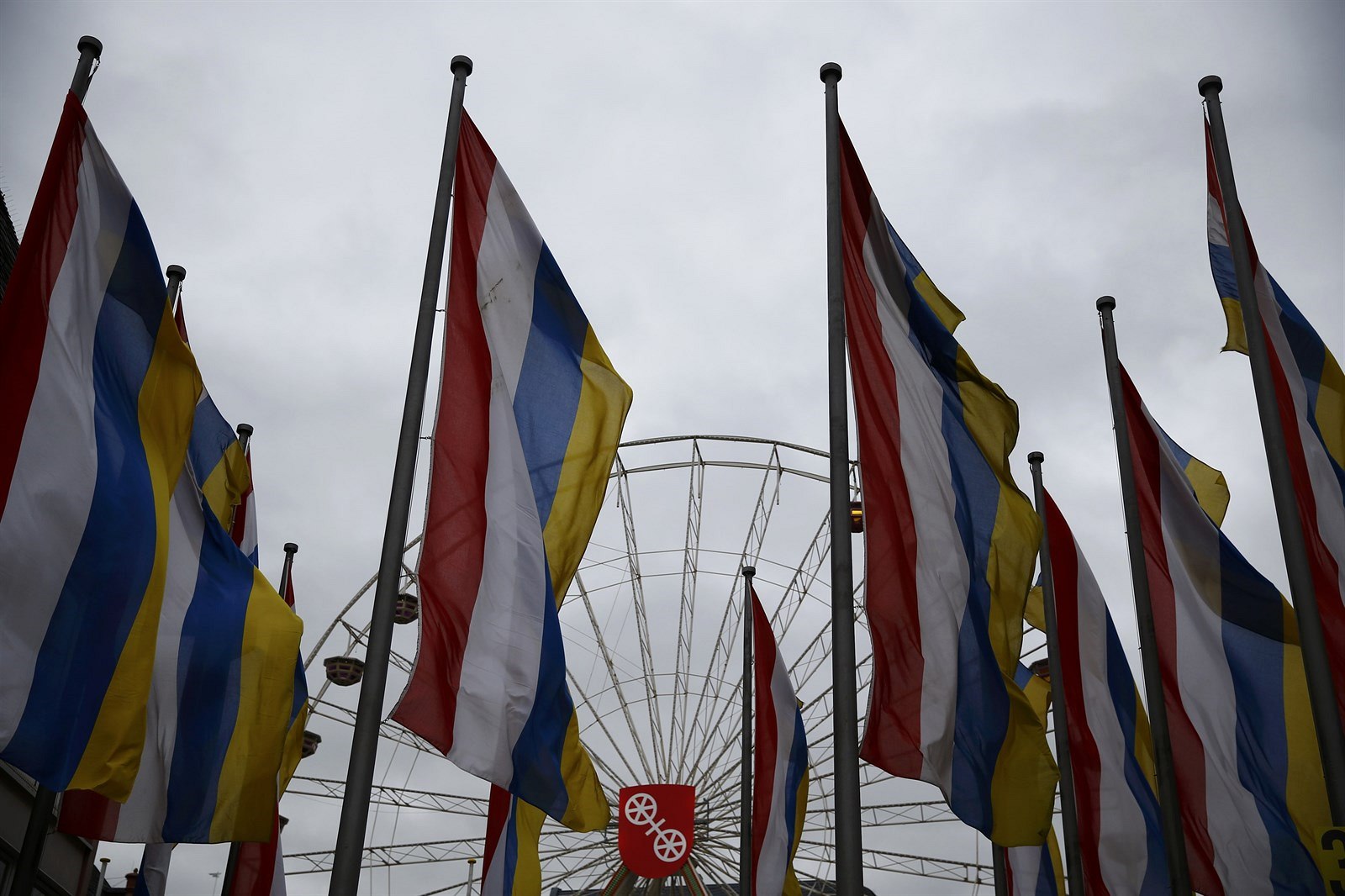 U� d�íve rozhodly o zru�ení pr�vodu také karnevalové spolky v Duisburgu, v...