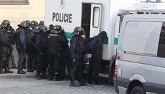 Při proslovech v závěrečné fázi demonstrace byl jeden z účastníků zatčen, když... | na serveru Lidovky.cz | aktuální zprávy