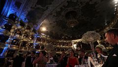 Státní opera v Praze je tradiní djitm plesu.