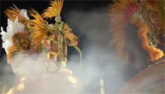 Samba, barevné kostýmy a hlasitá hudba. V Riu začal proslulý karneval