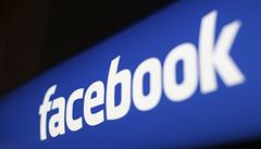 Novináři upozornili Facebook na pedofilní stránky, ten je udal policii