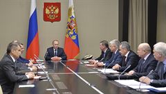 Vladimir Putin pedsedá zasedání bezpenostní rady Ruské federace.