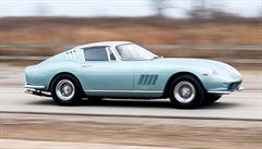 1965 Ferrari 275 GTB Coupe. Cena: 2,2 milionu dolar