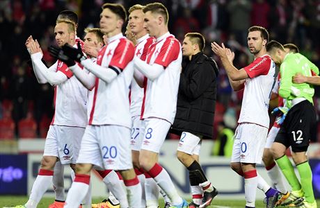 Fotbalisté Slavia ztrácejí na tvrté, pohárové místo u pt bod.