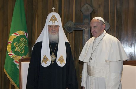 Pape Frantiek se v pátek seel na Kub s ruským patriarchou Kirillem. Jde o...