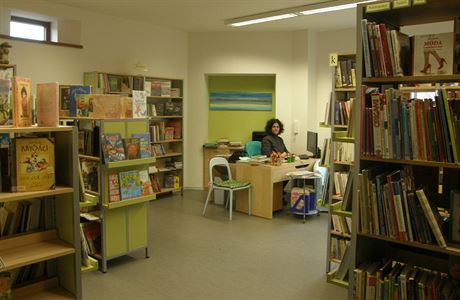 V knihovn v Úholikách jsou 4587 knih.