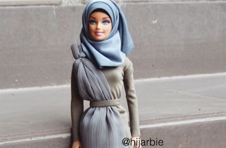 Novou podobu panenky Barbie s hidábem, zvaná Hijarbie, vytvoila nigerijská...