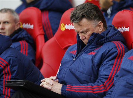 Zklamaný kouč Manchesteru United Luis van Gaal.