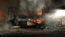 Znien vojensk autobus, kter explodoval ve stedu pi teroristickm toku v...