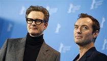 Colin Firth a Jude Law v Berln na tiskov konferenci k filmu Genius.