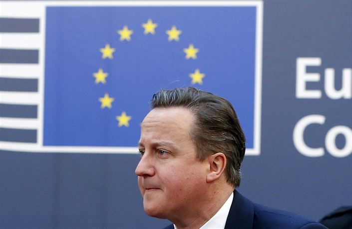 Britský premiér David Cameron p�i p�íchodu noviná��m �ekl, �e p�es ur�itý...