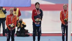 From left, bronze medalist Irene Schouten, of the Netherlands, gold medalist...