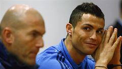 Cristiano Ronaldo na tiskové konferenci ped zápasem s AS ím.