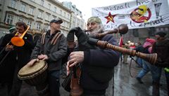 Demonstrace za hudbu v ulicch: prat umlci protestovali proti nov vyhlce