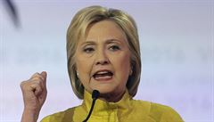 Hilary Clintonová ve vyšetřování FBI vyvázla s pokáráním