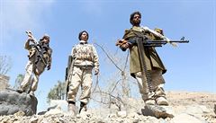 Provládní vojáci v prostoru strategické vojenské základny Fardhat Nahm, je...