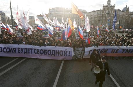 Nmcov kritizoval Kreml za ekonomickou situaci, korupci i za konflikt na...