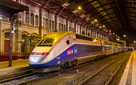Vlak francouzské státní společnosti SNCF