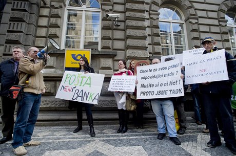 Na protestním pochodu kvli podmínkám pro zamstnance na eské pot kolem 30...